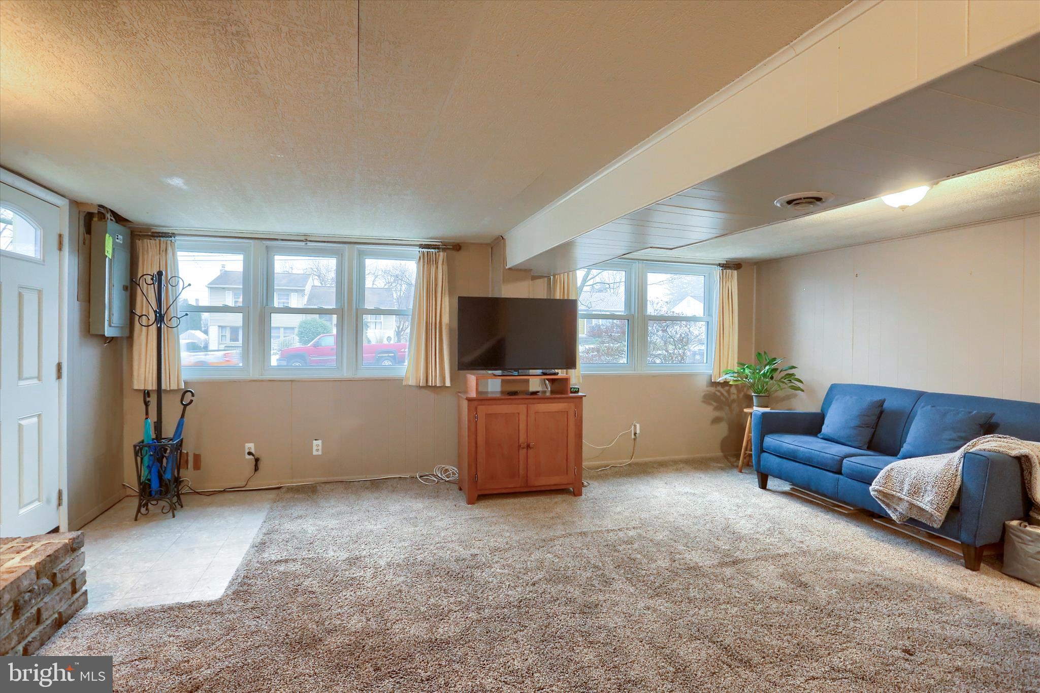 WYNNEWOOD PARK - Residential