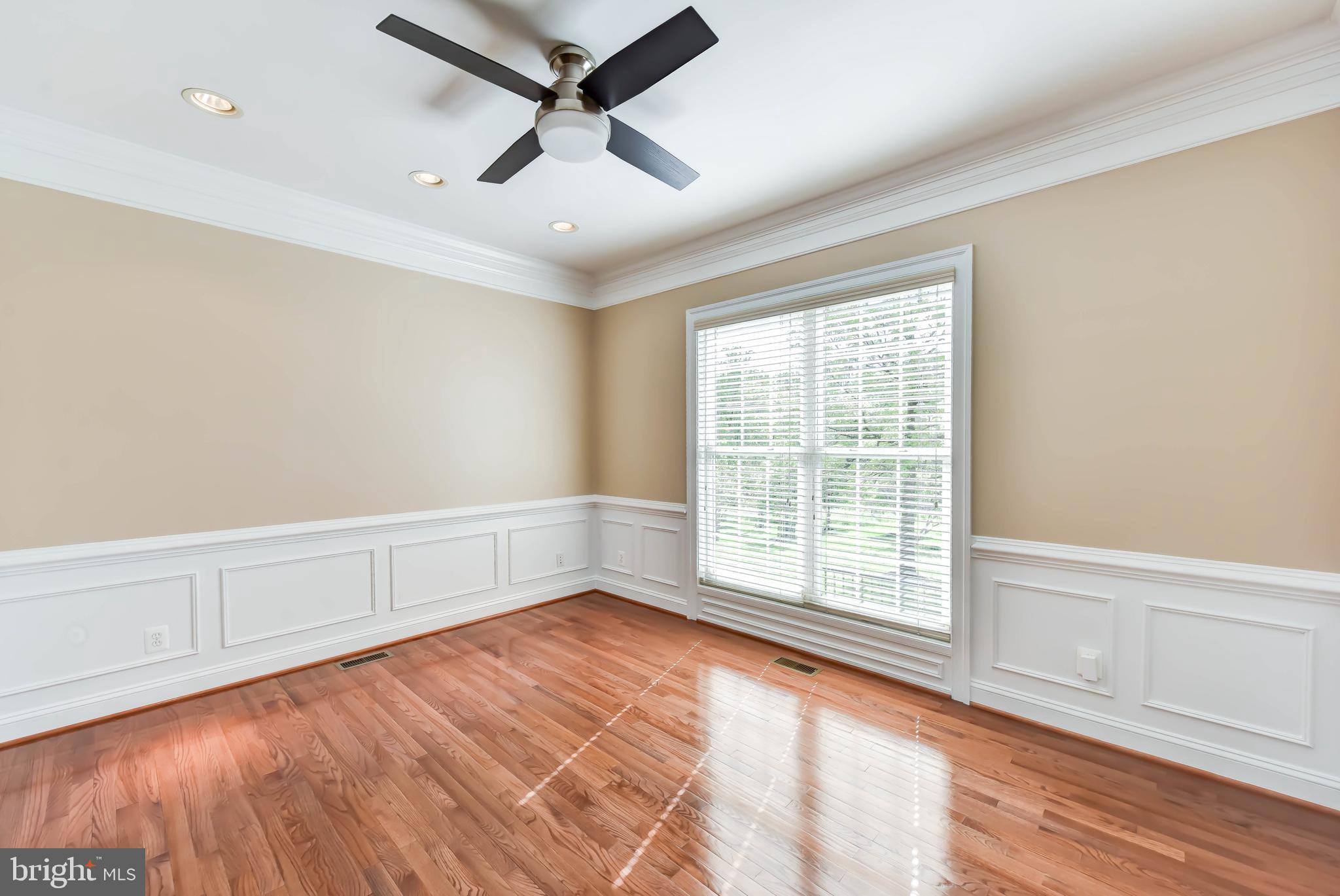 LAUREL HILL LANDBAY - Residential