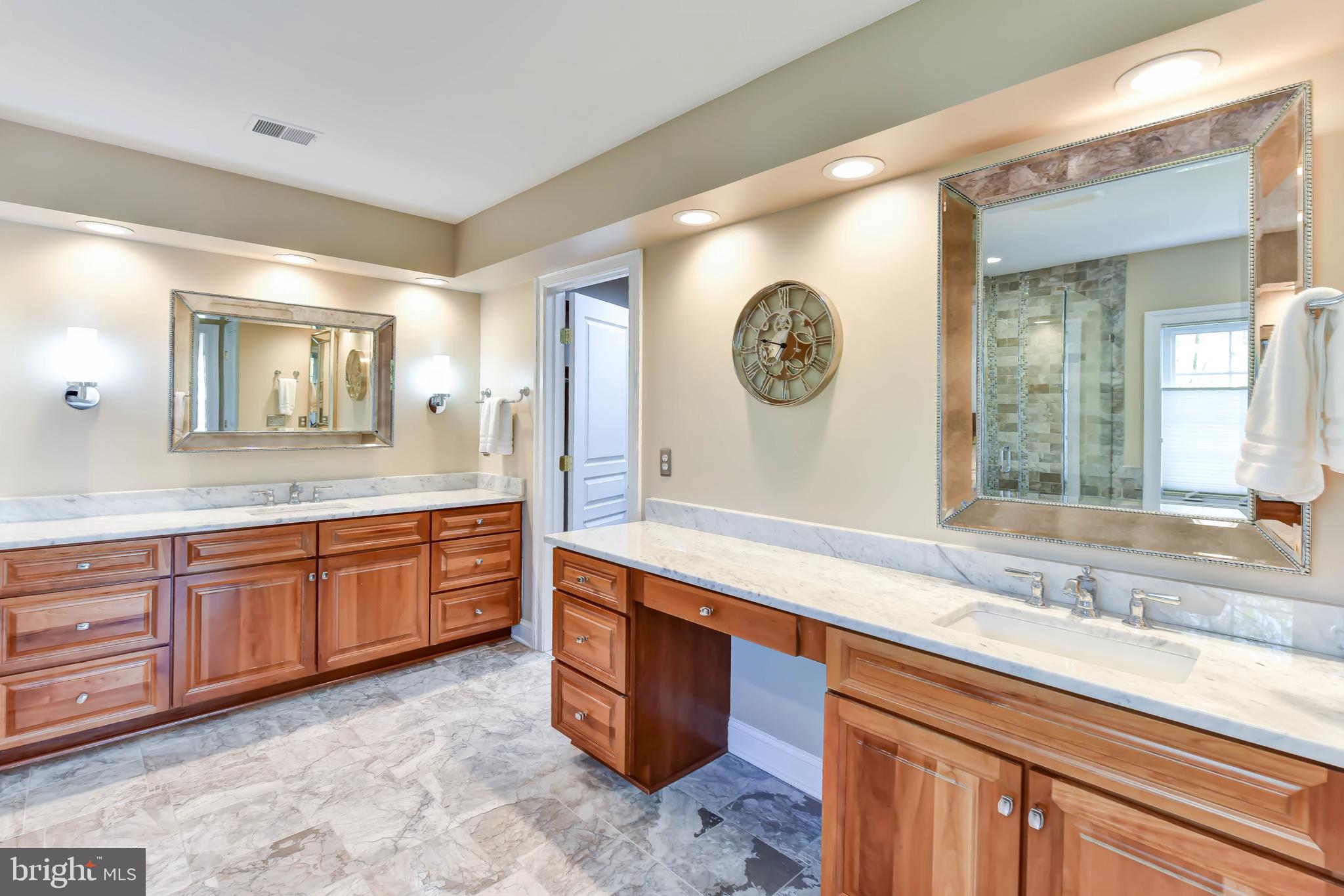 LAUREL HILL LANDBAY - Residential