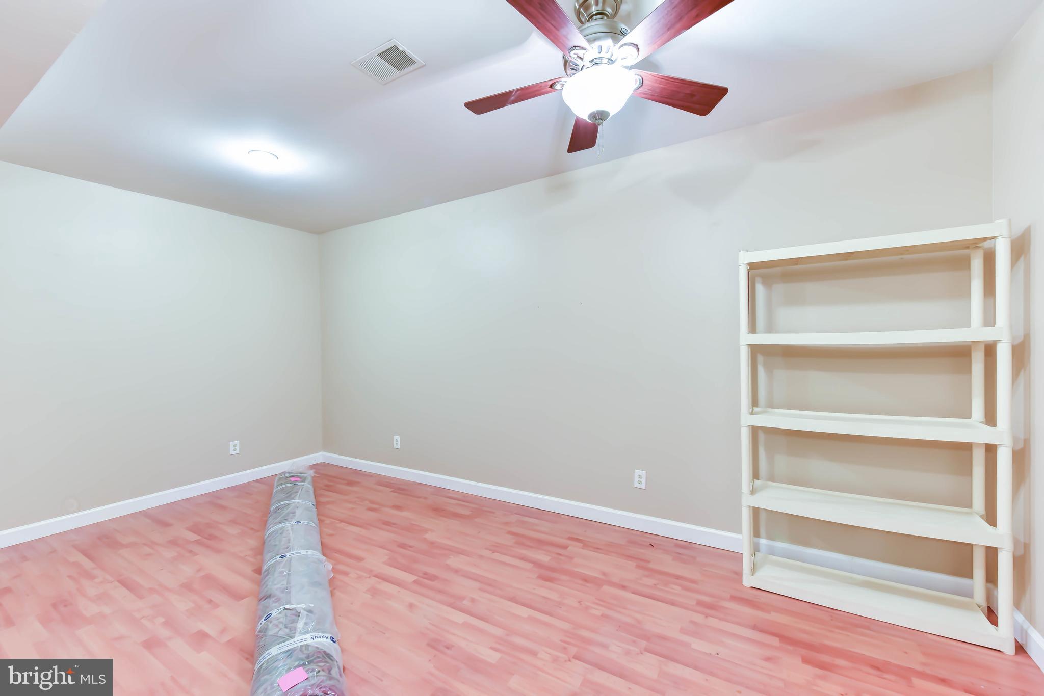 LAUREL HILL LANDBAY - Residential