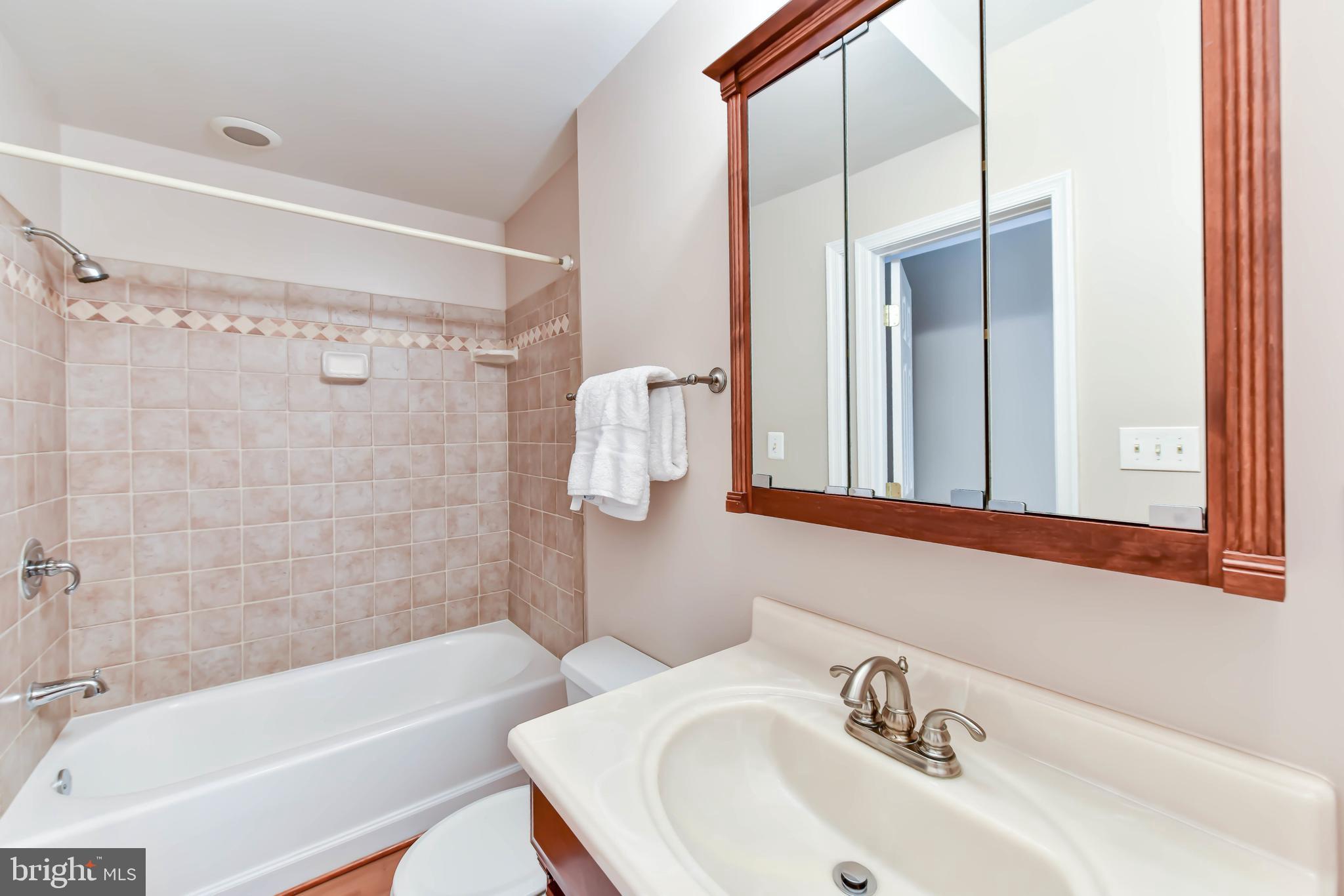 LAUREL HILL LANDBAY - Residential