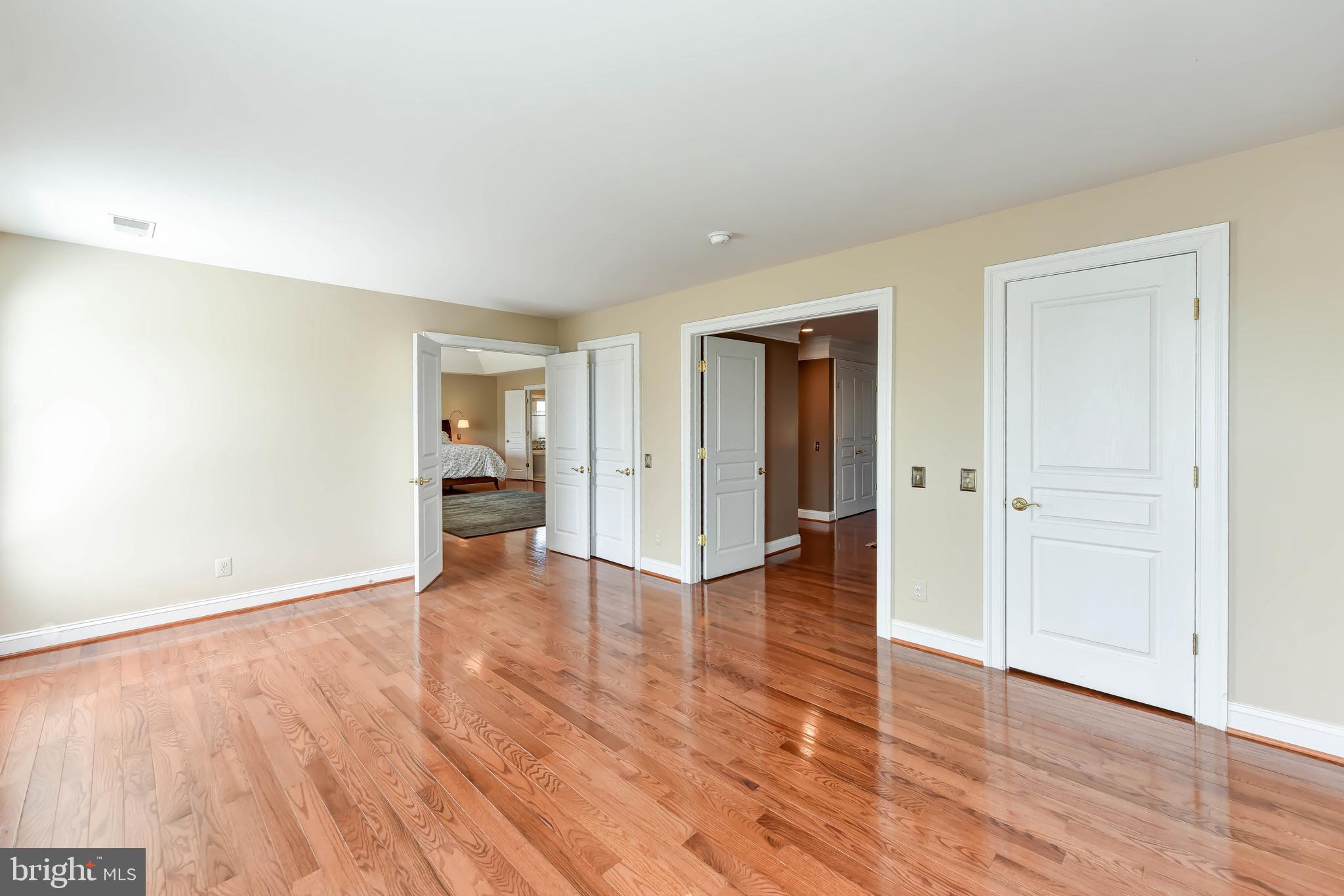 LAUREL HILL LANDBAY - Residential