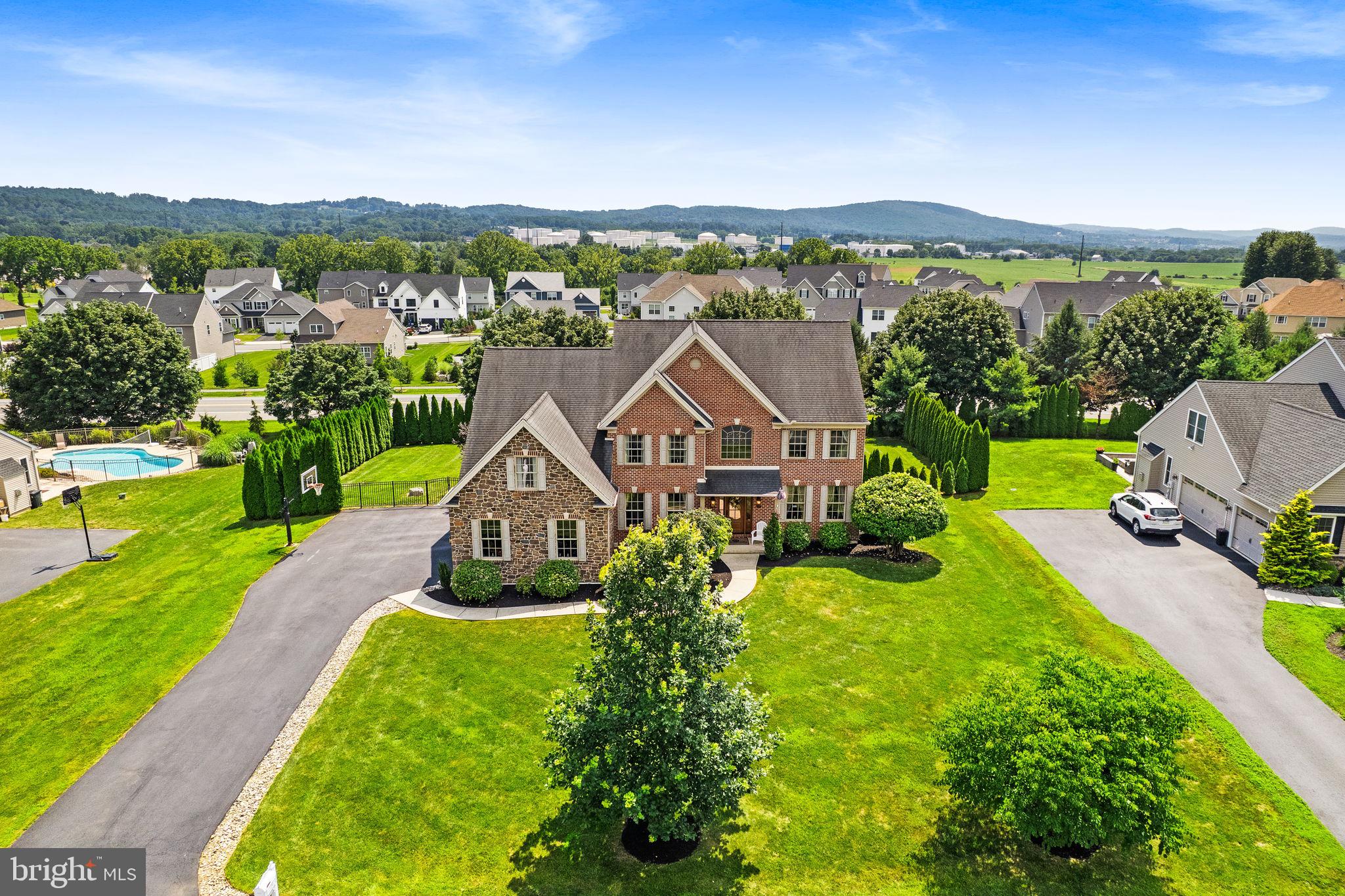 4490 CANTERBURY DRIVE