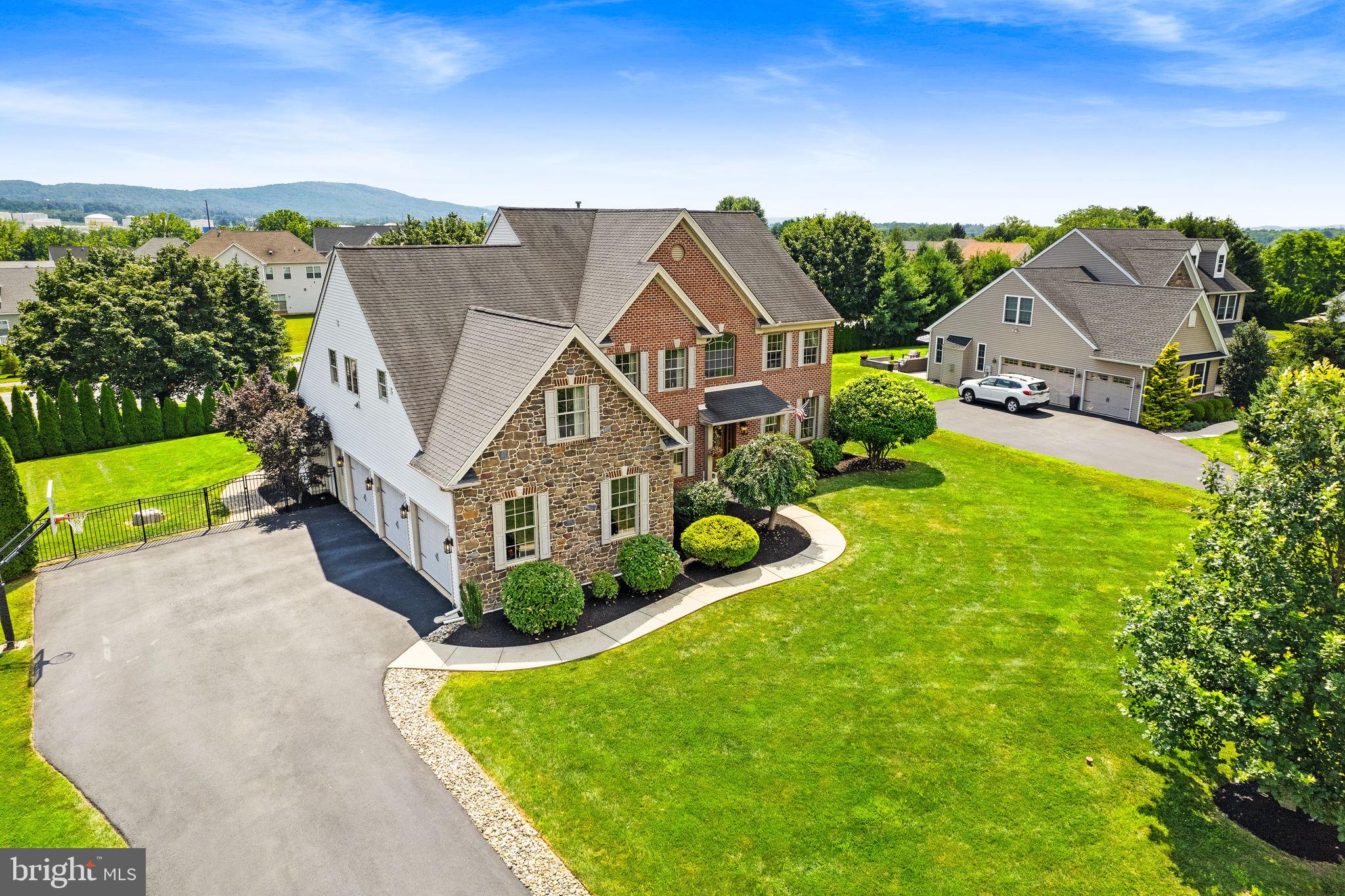 MILLBROOK FARMS - Residential