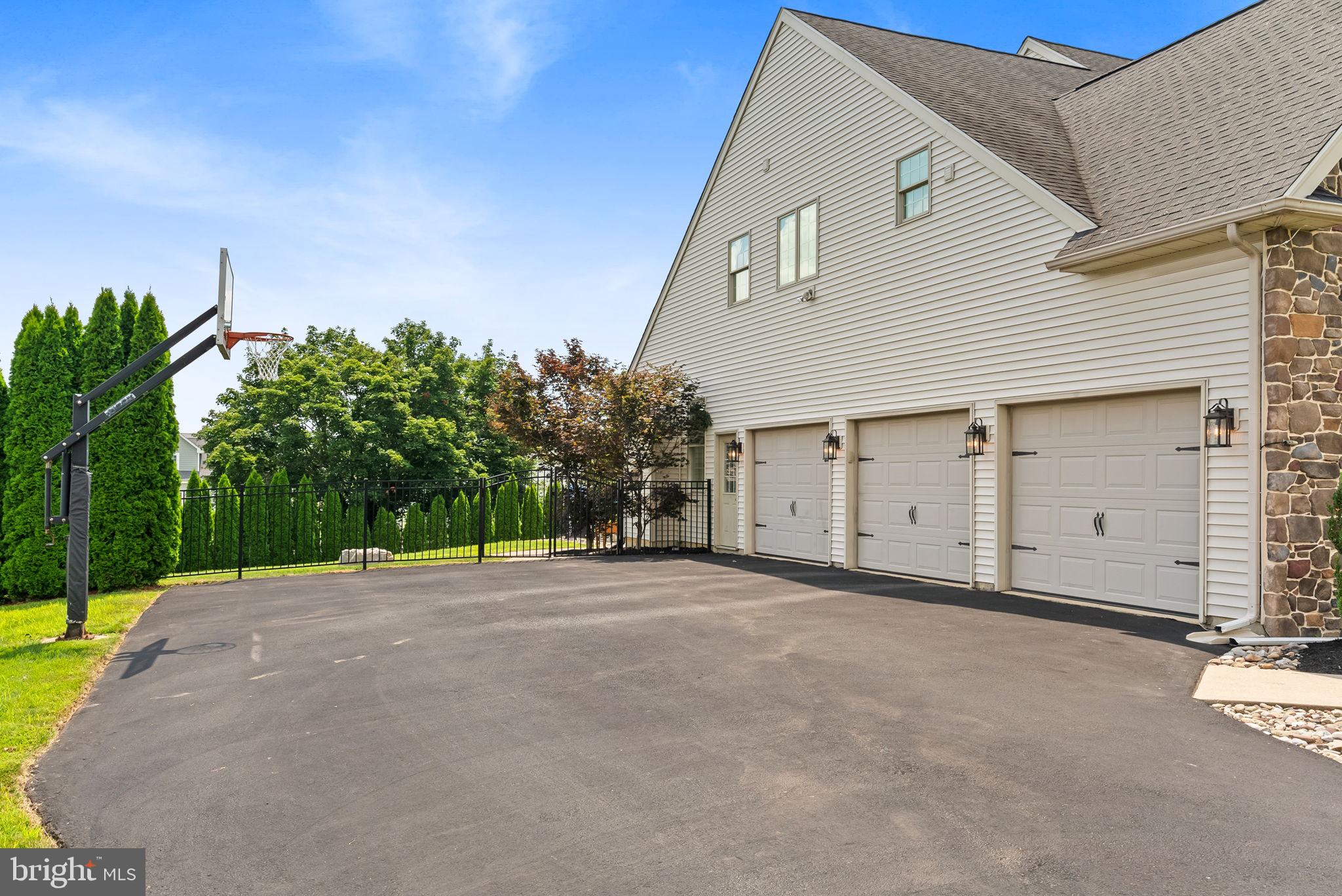 MILLBROOK FARMS - Residential