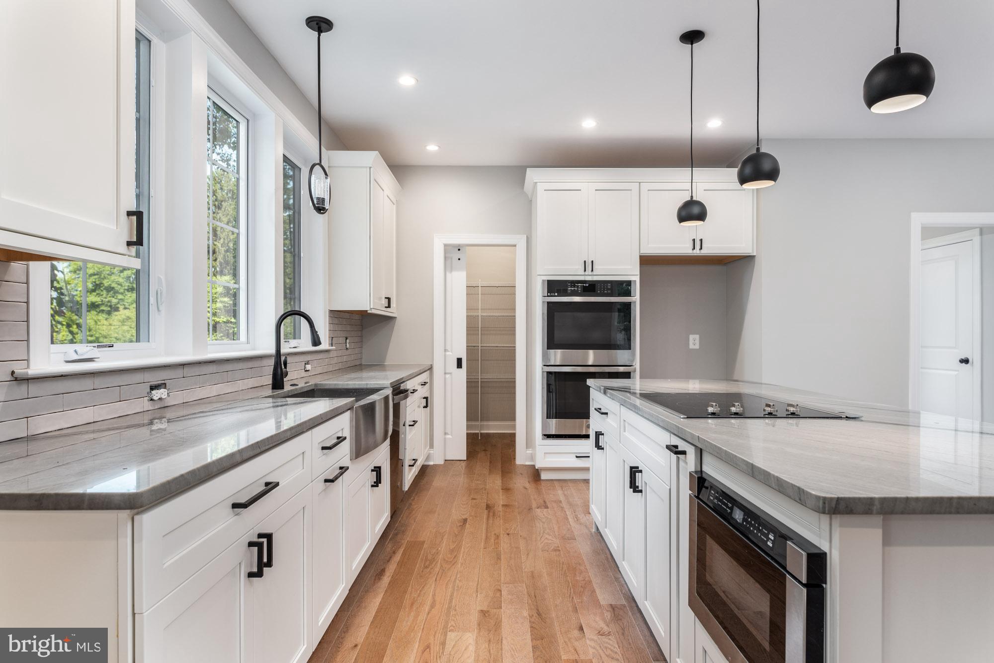 PLYMOUTH VALLEY - Residential