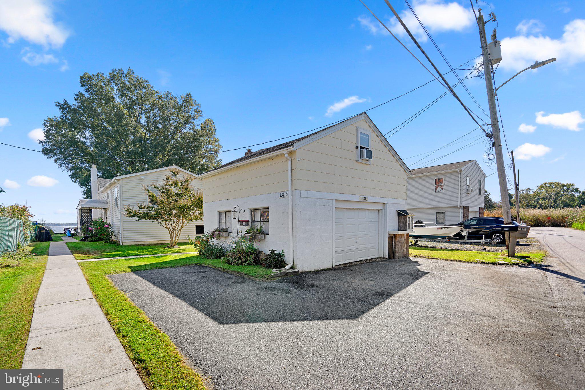 OLIVER BEACH - Residential