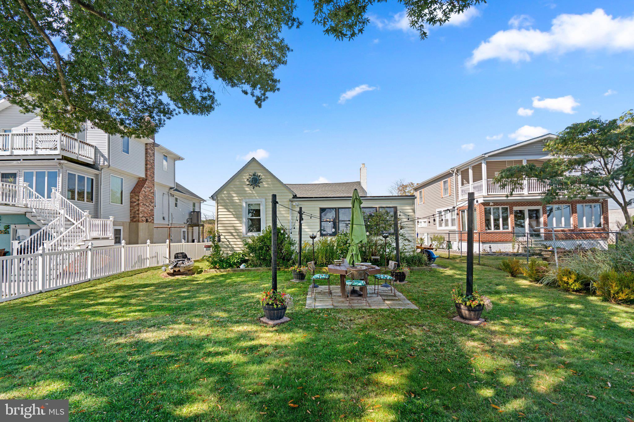 OLIVER BEACH - Residential