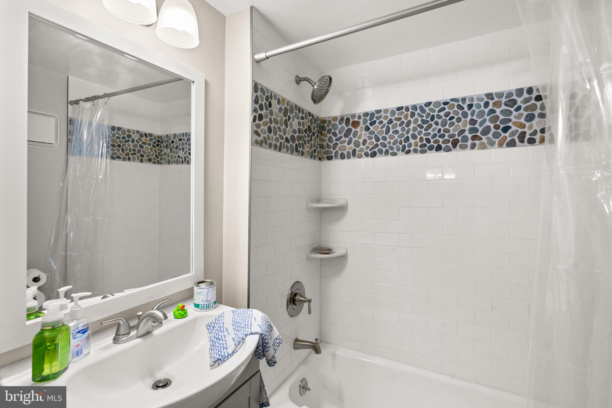 OLIVER BEACH - Residential