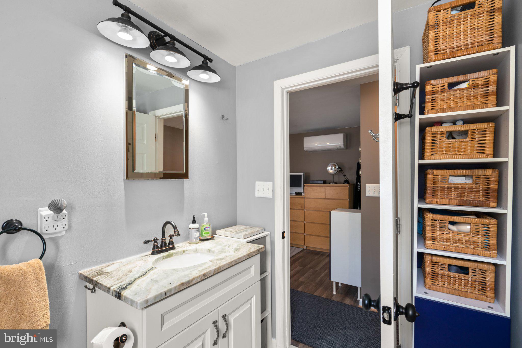 OLIVER BEACH - Residential