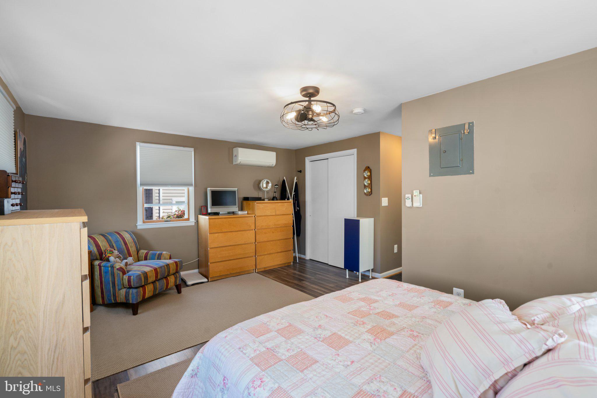 OLIVER BEACH - Residential