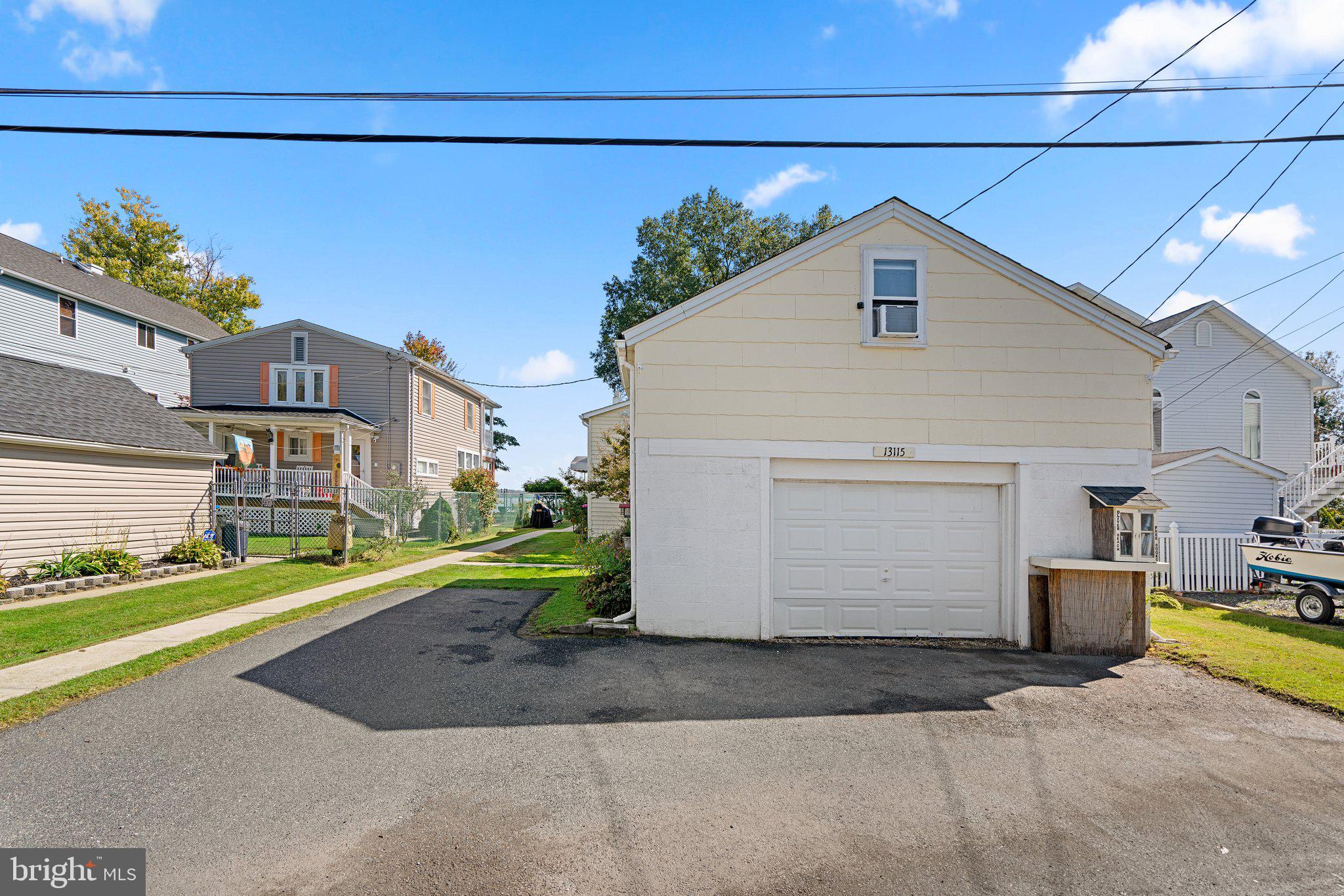 OLIVER BEACH - Residential
