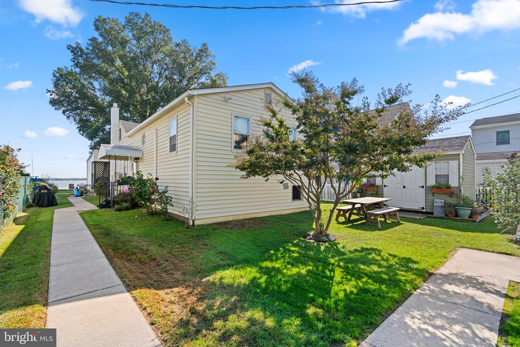 OLIVER BEACH - Residential