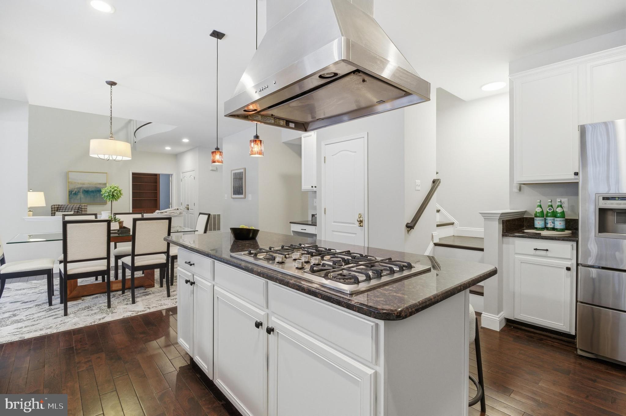 OAKTON RIDGE - Residential