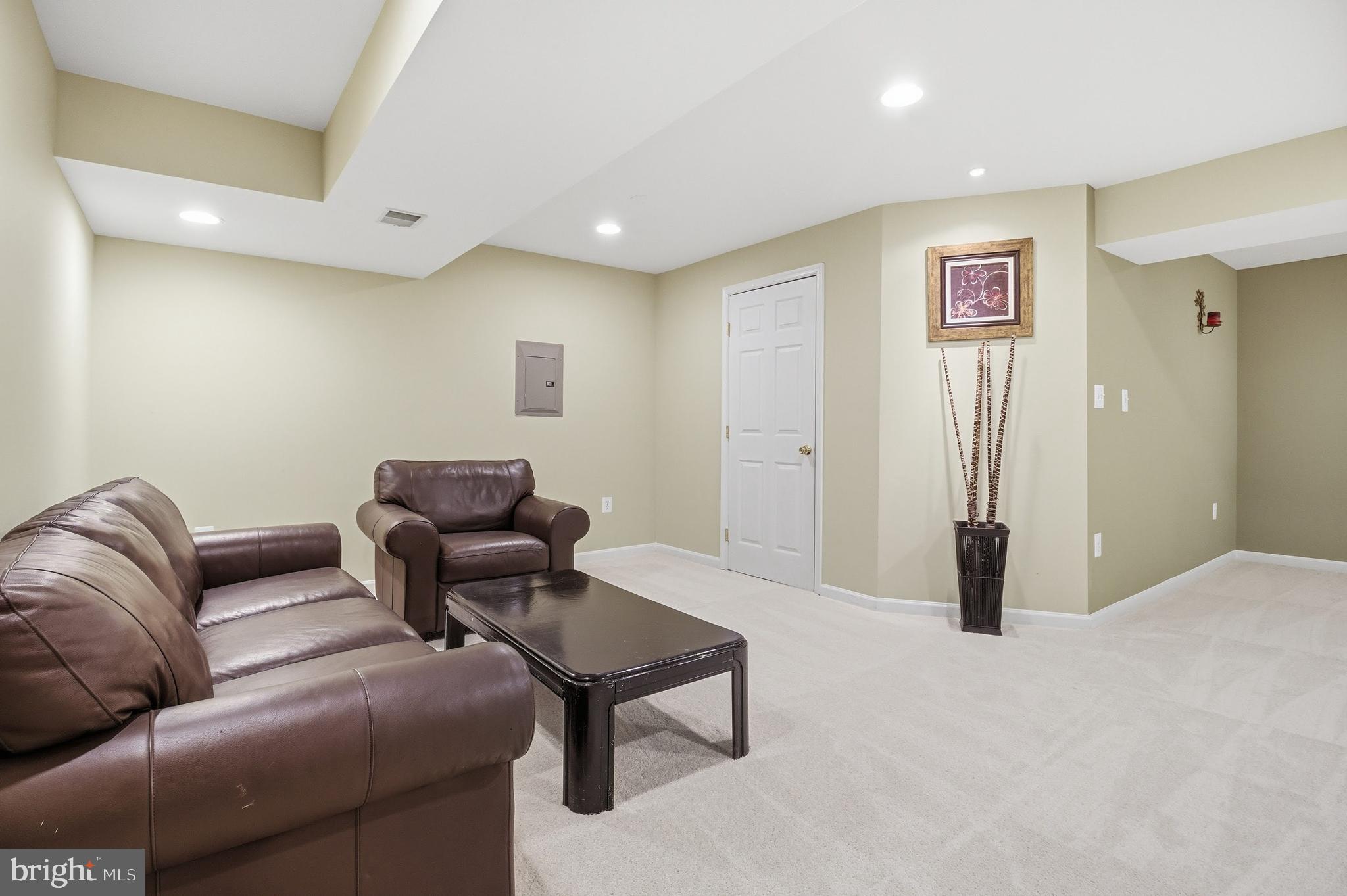 OAKTON RIDGE - Residential