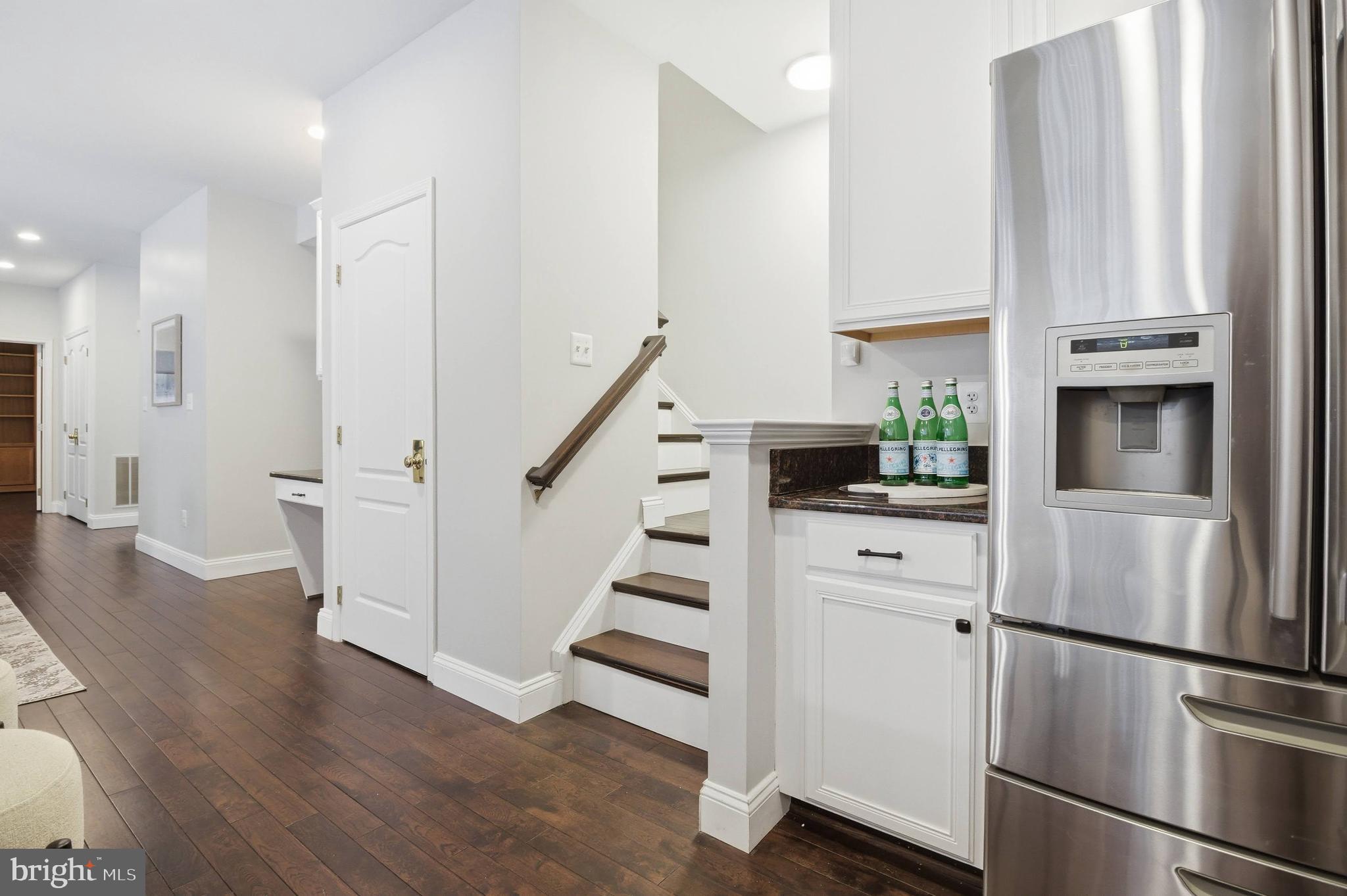 OAKTON RIDGE - Residential