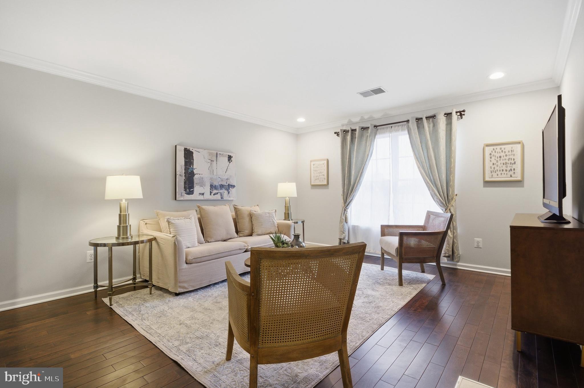 OAKTON RIDGE - Residential