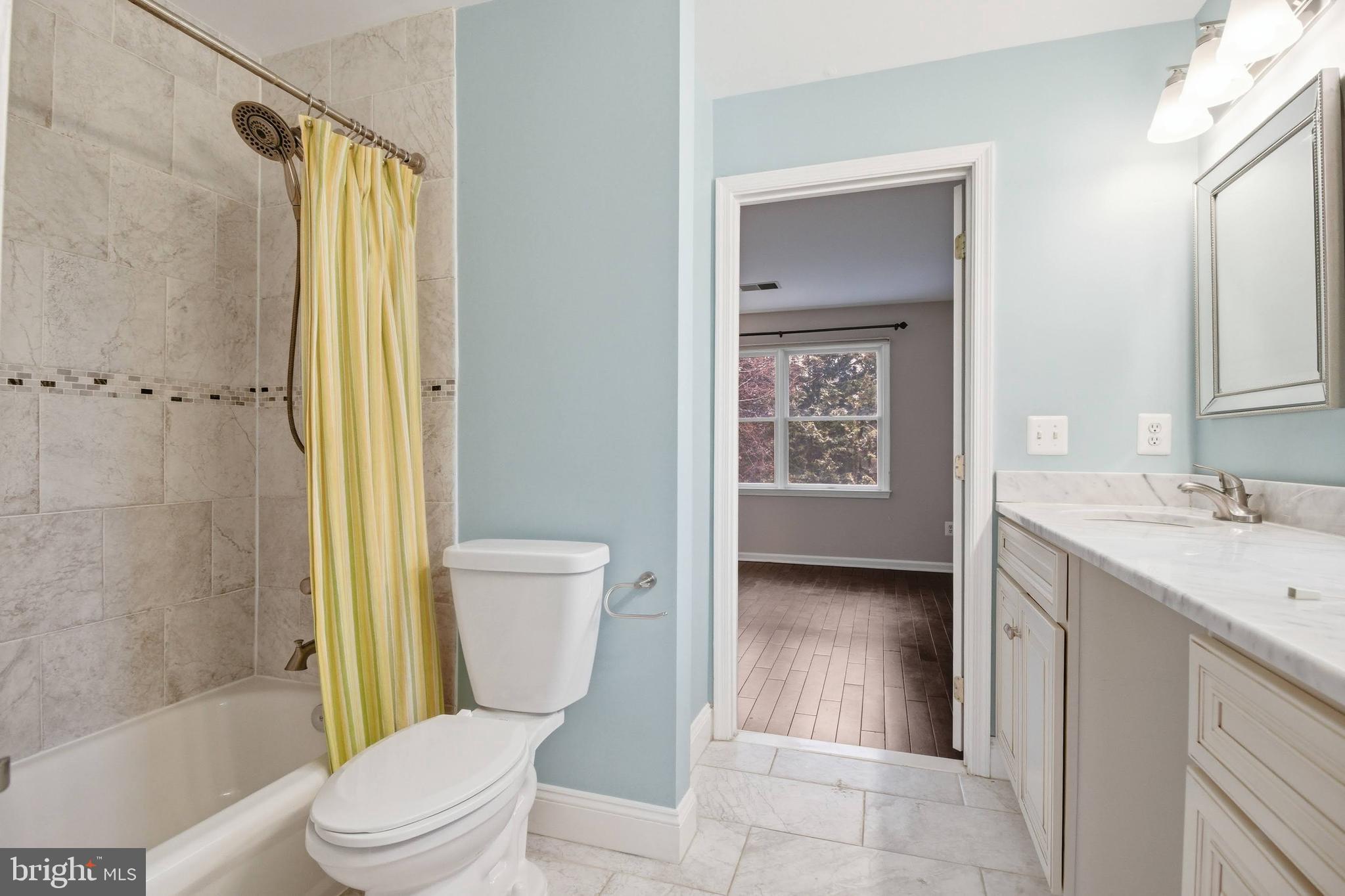 OAKTON RIDGE - Residential