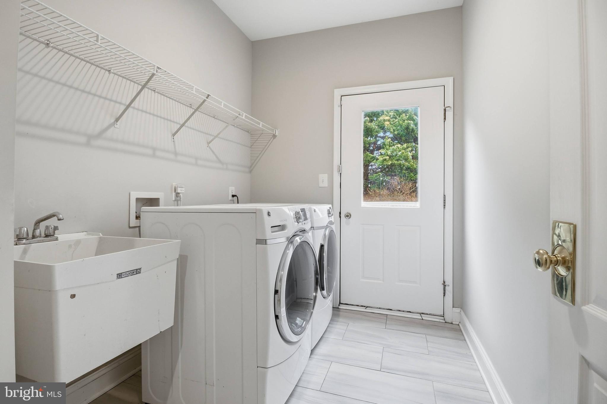 OAKTON RIDGE - Residential