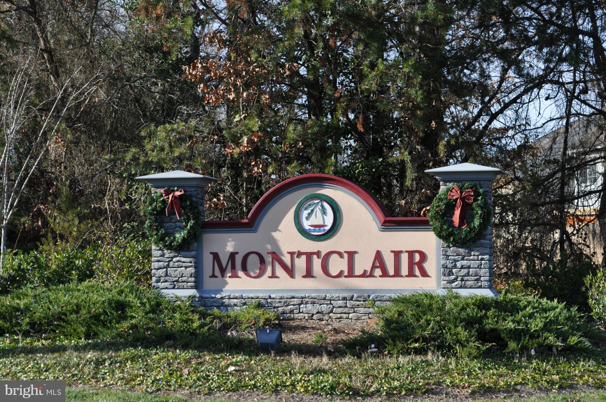 MONTCLAIR - Land