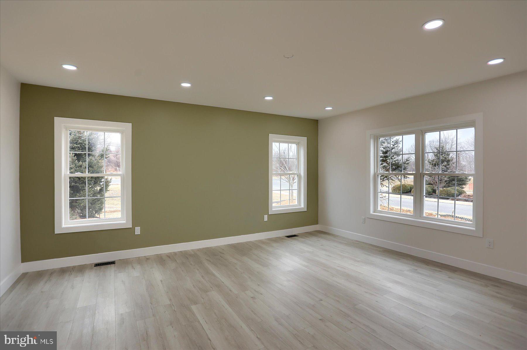 TRINDLE STATION - Residential Lease