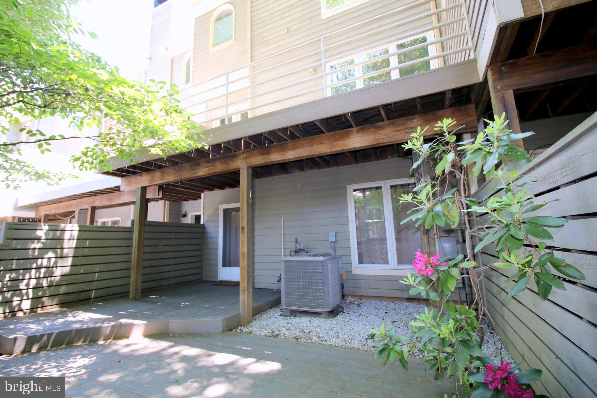 RESTON - Residential Lease