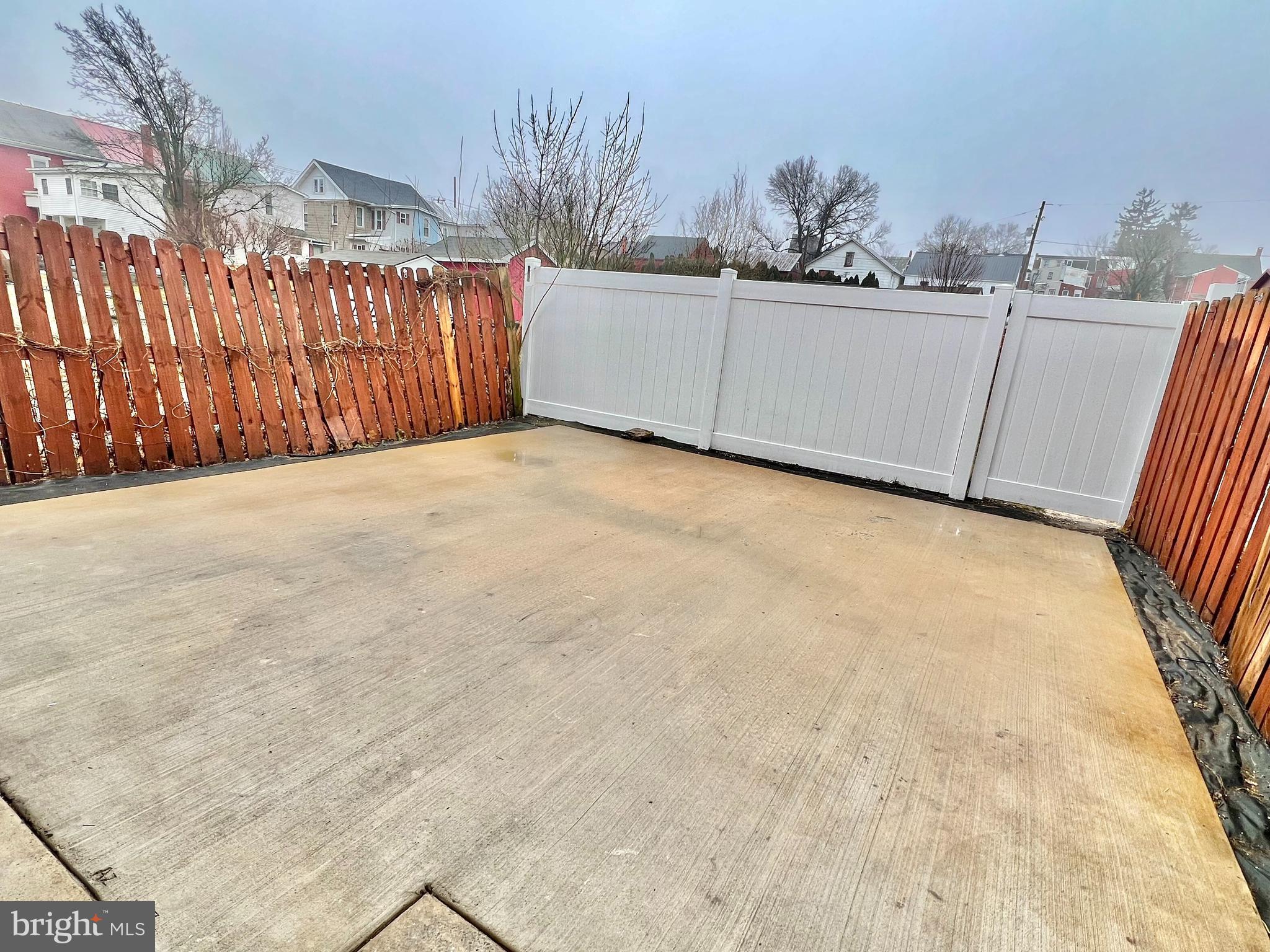 218 W FRANKLIN STREET