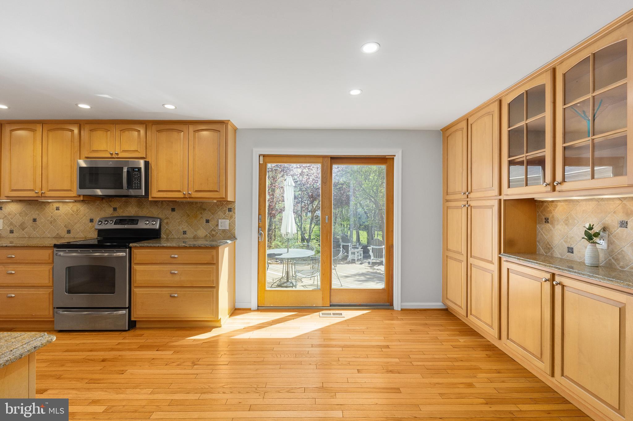 RESTON - Residential