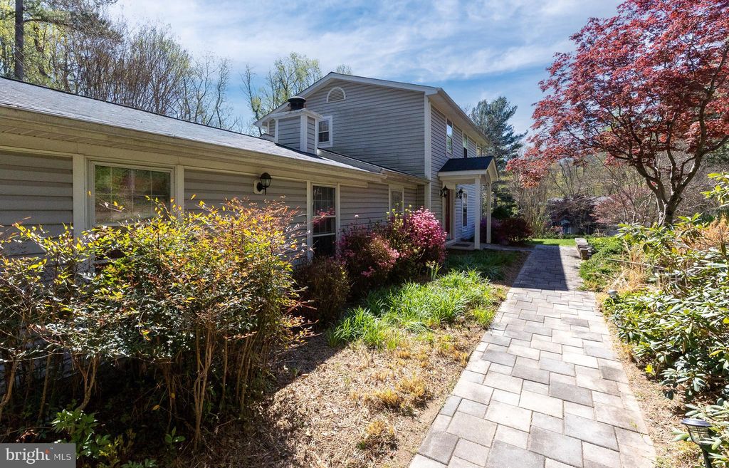 Photo of 10802 Oldfield Drive, RESTON, VA 20191 (MLS # VAFX2301986)