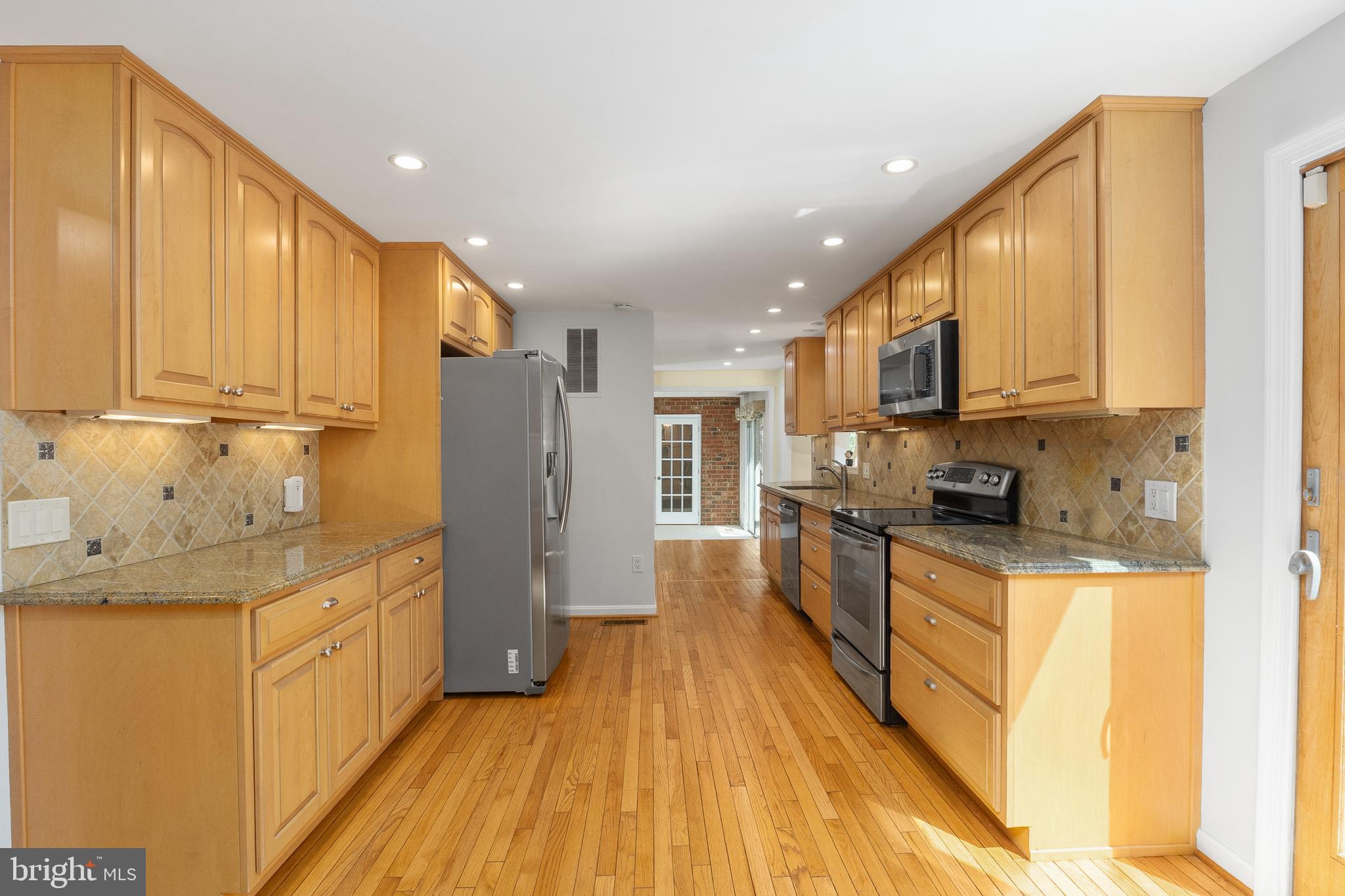 RESTON - Residential