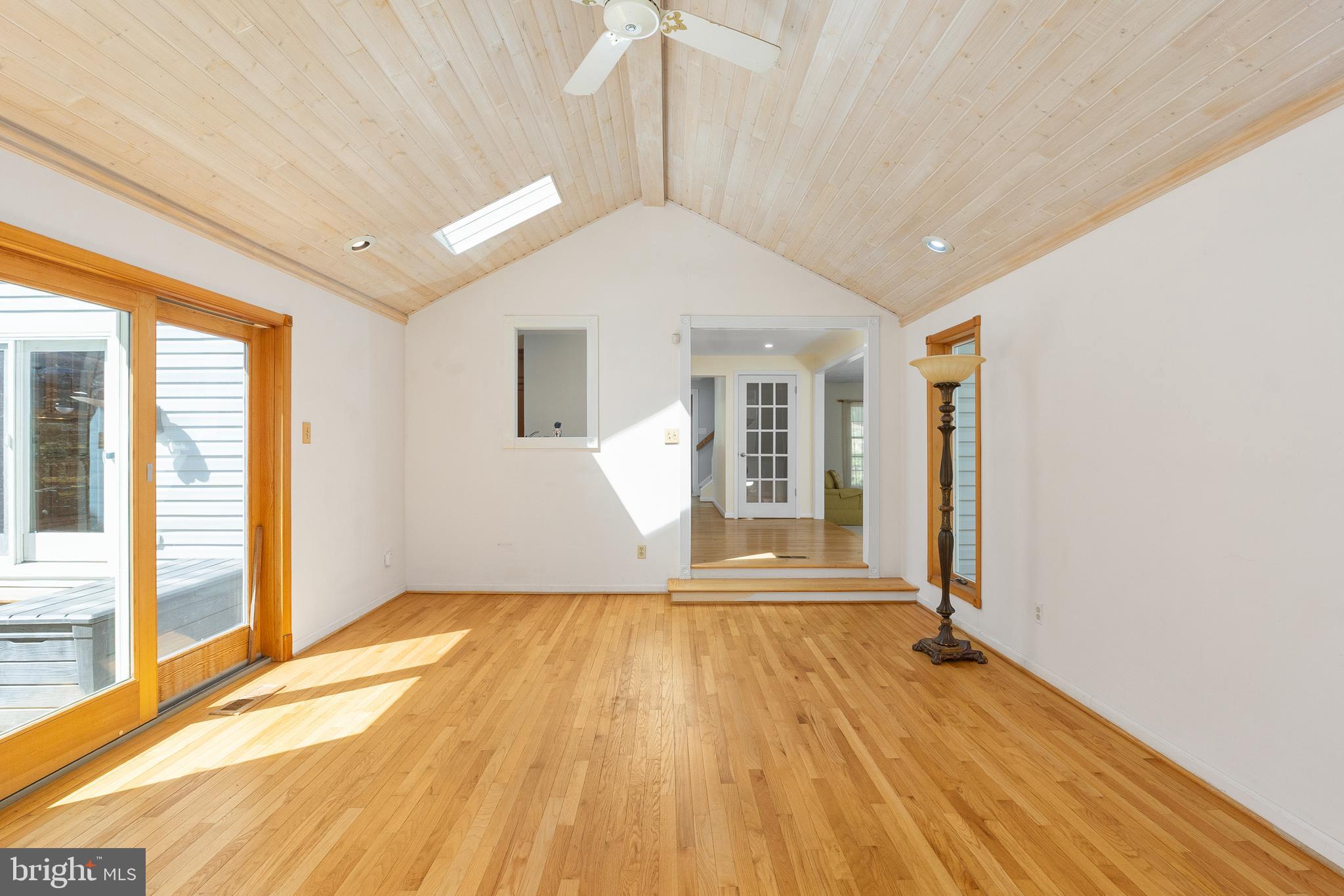 RESTON - Residential