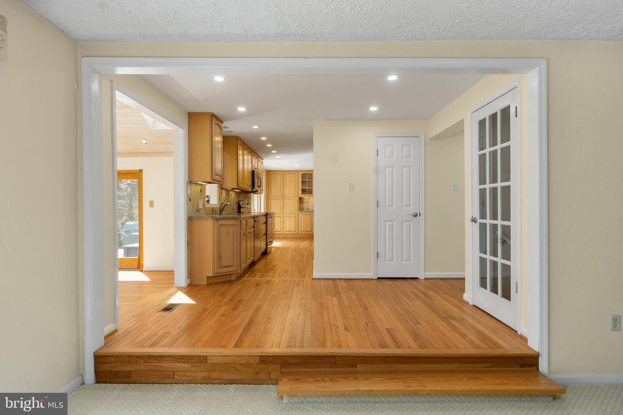 RESTON - Residential