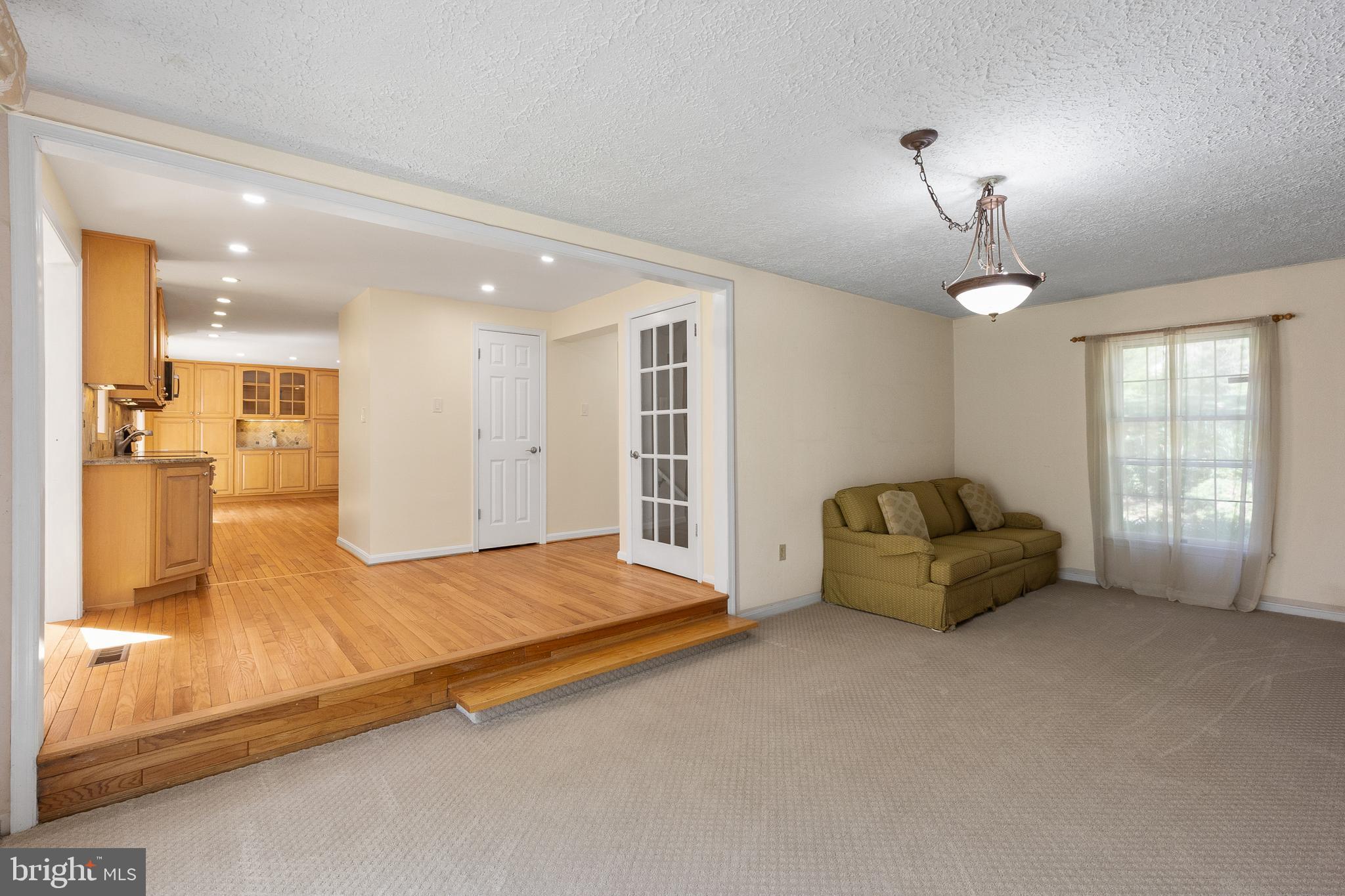 RESTON - Residential