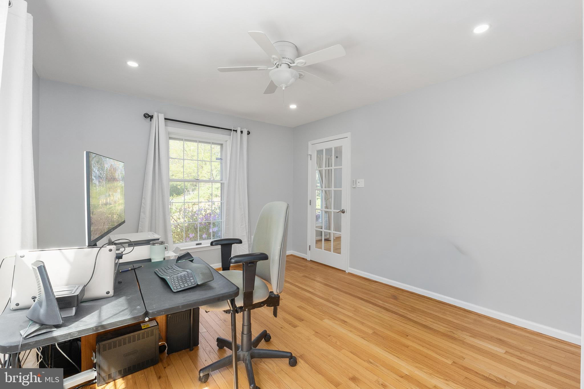 RESTON - Residential