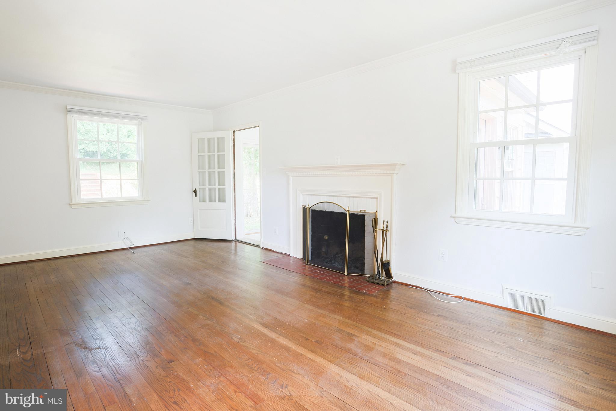 LOCUST HILL ESTATES - Residential