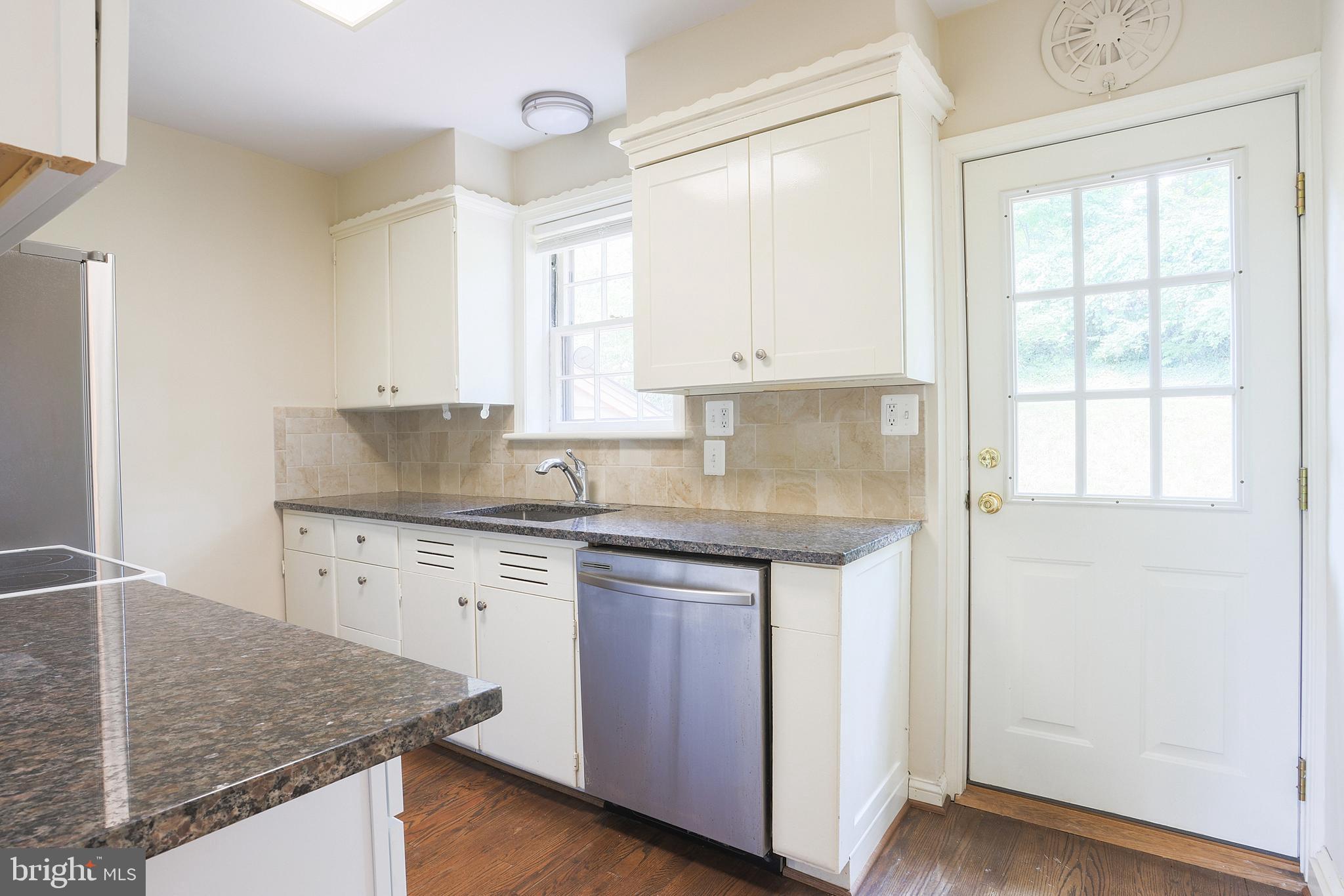 LOCUST HILL ESTATES - Residential