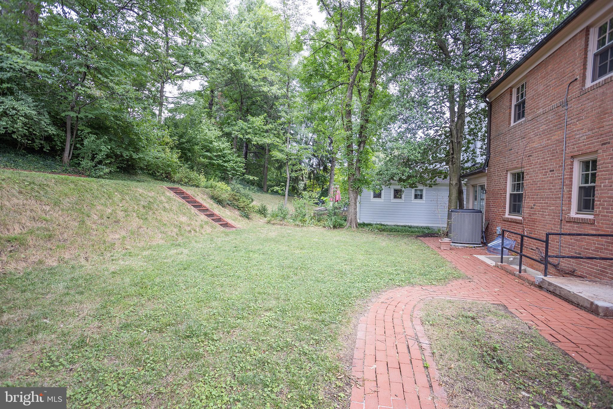 LOCUST HILL ESTATES - Residential