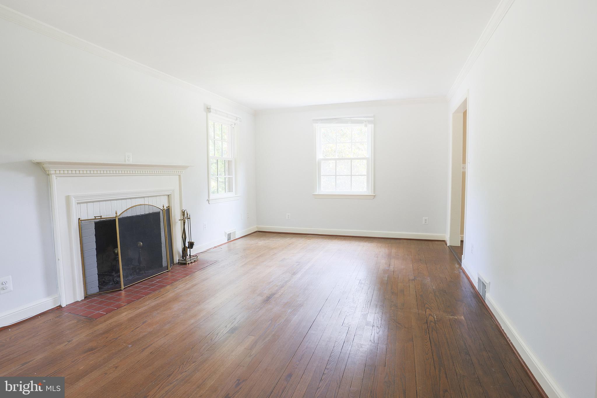 LOCUST HILL ESTATES - Residential