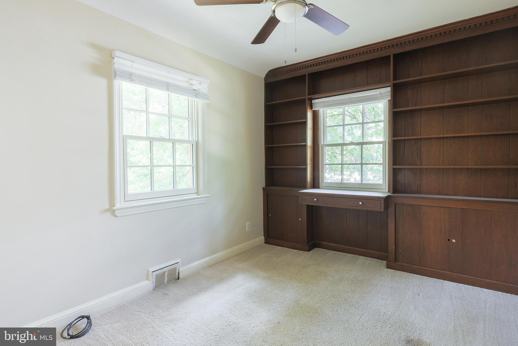 LOCUST HILL ESTATES - Residential