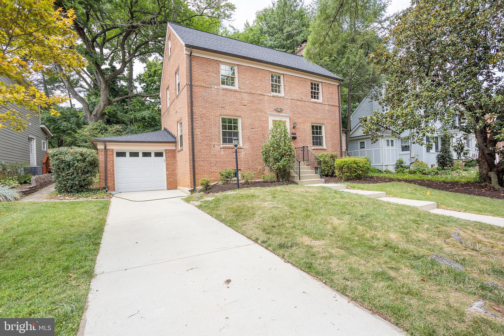 LOCUST HILL ESTATES - Residential