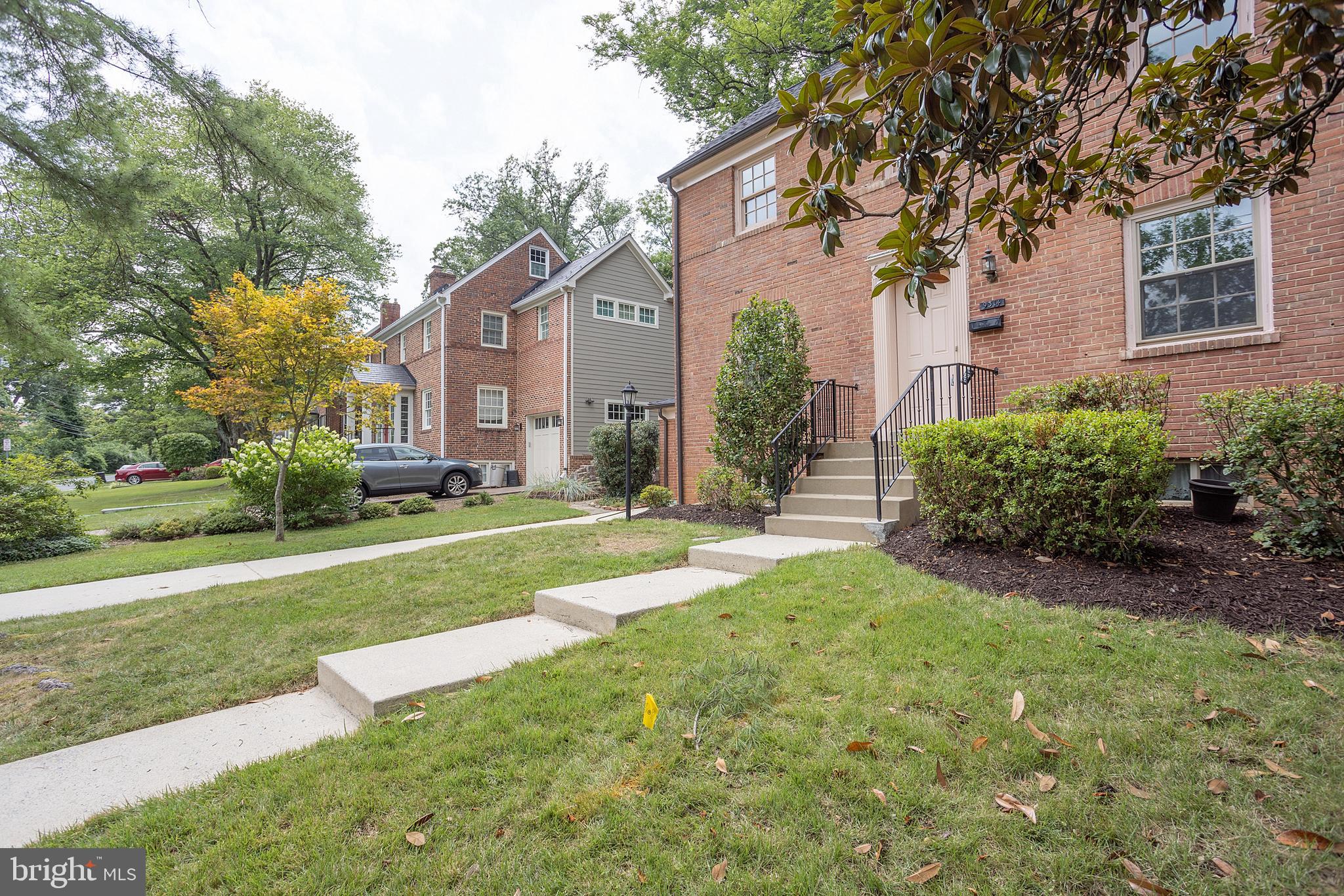 LOCUST HILL ESTATES - Residential