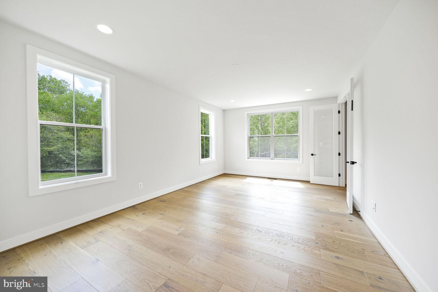 STUART MILL - Residential