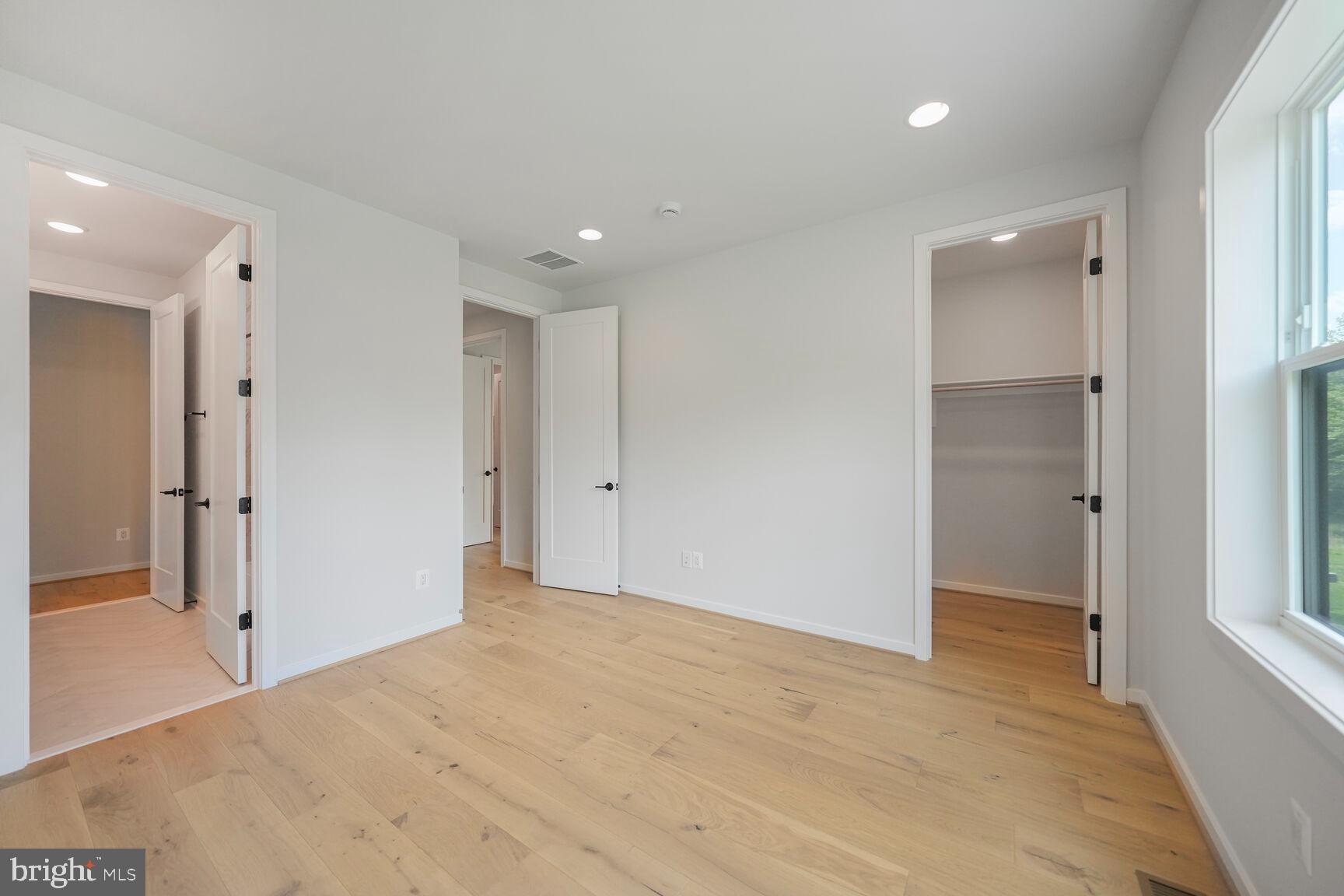 STUART MILL - Residential