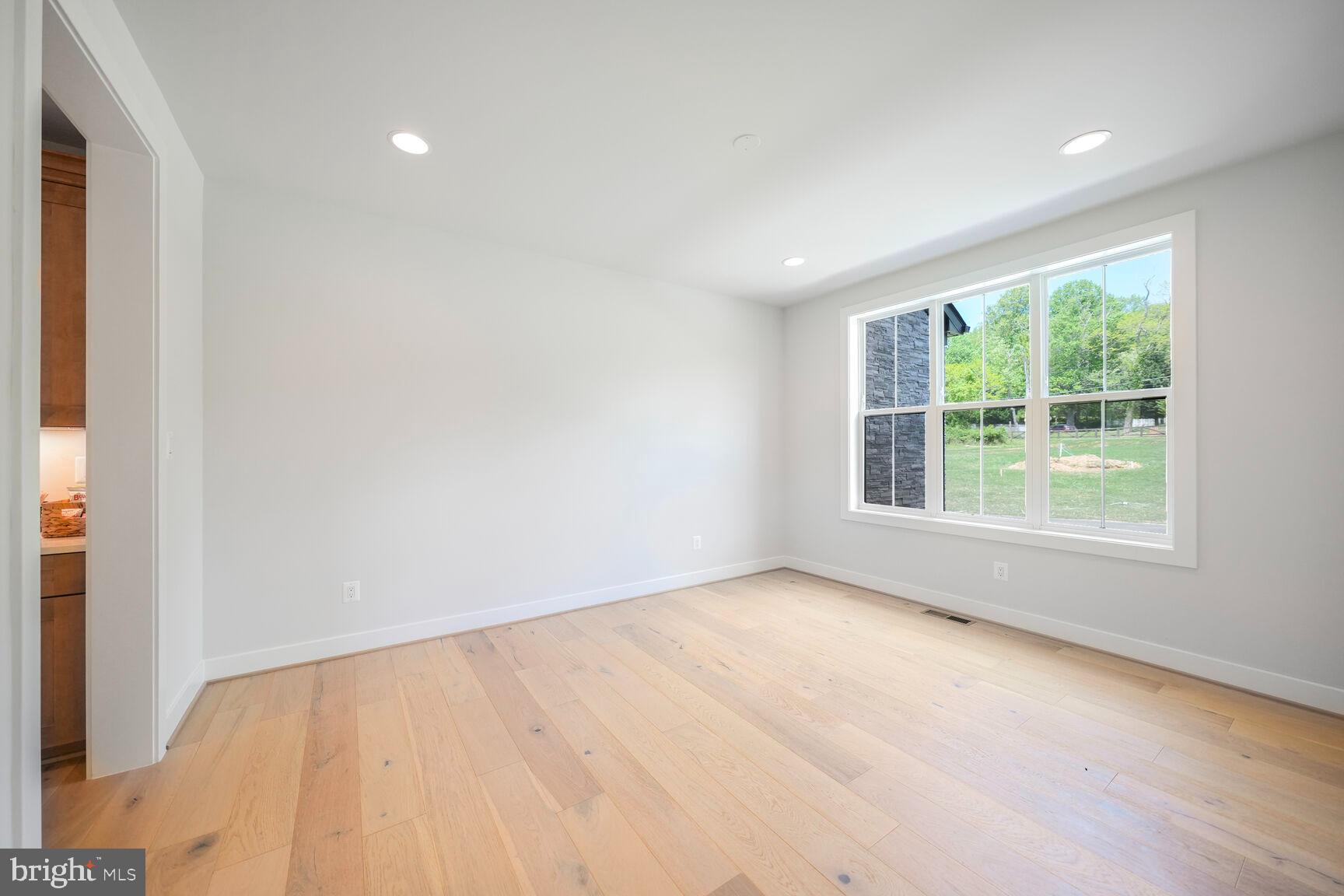 STUART MILL - Residential