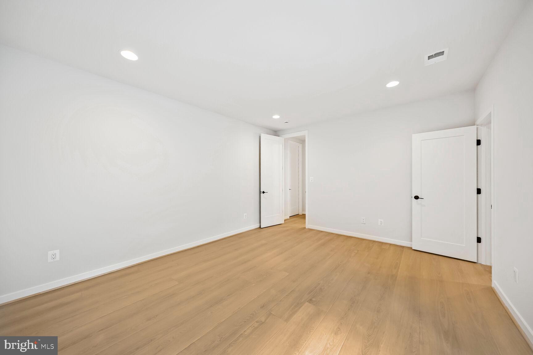 STUART MILL - Residential