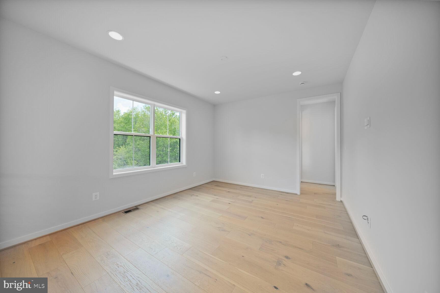 STUART MILL - Residential