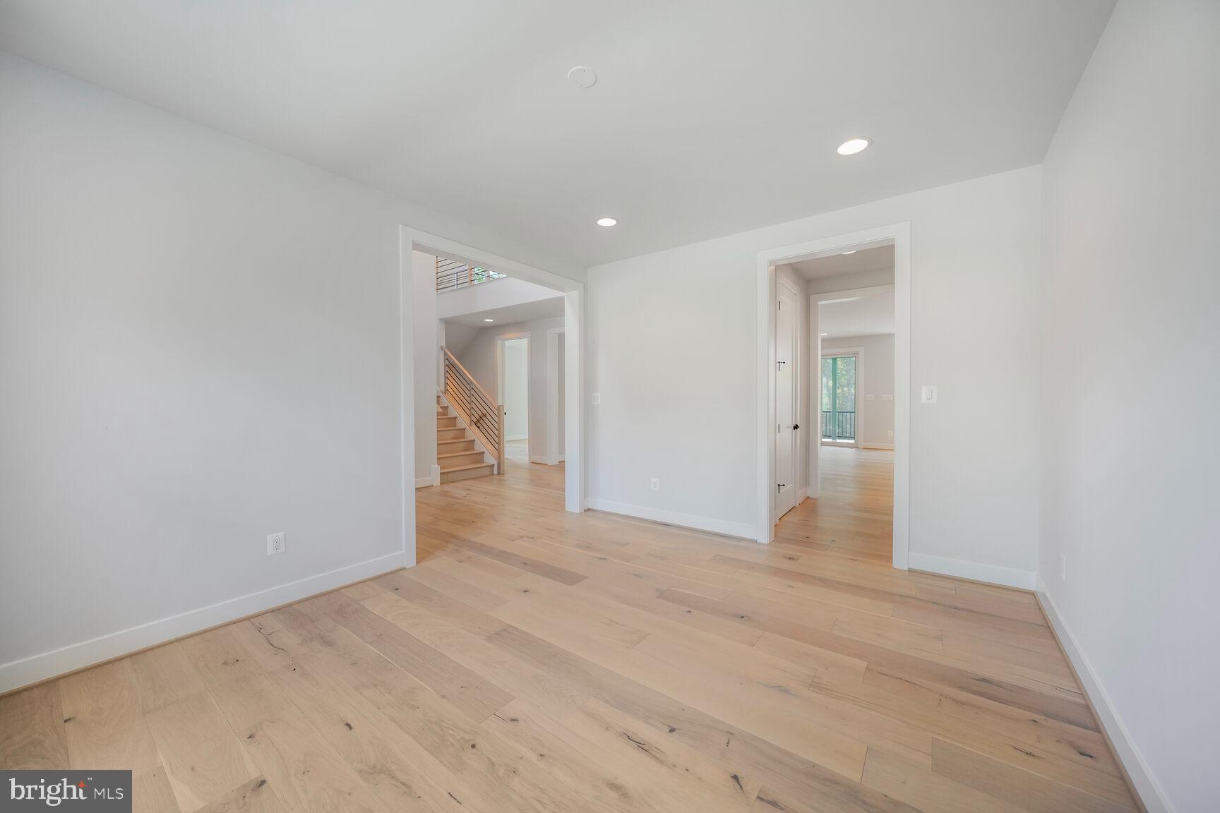 STUART MILL - Residential