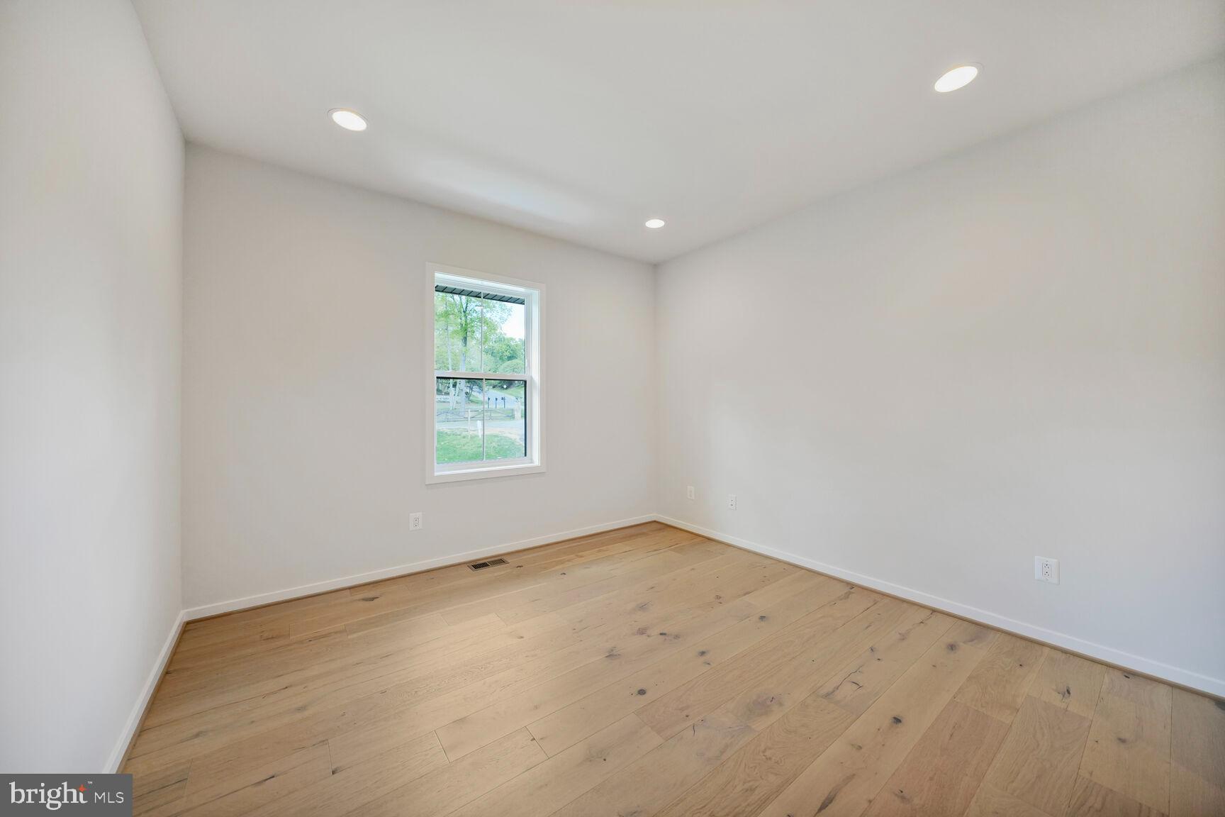 STUART MILL - Residential