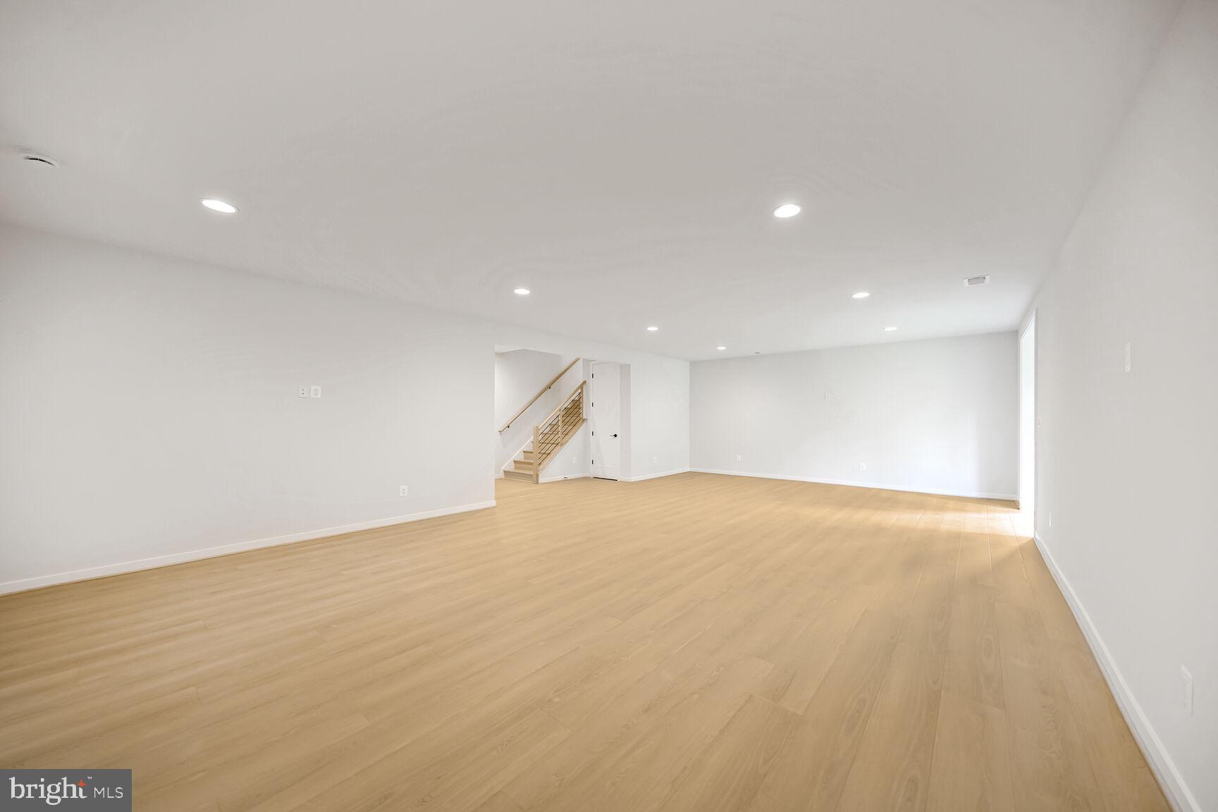 STUART MILL - Residential