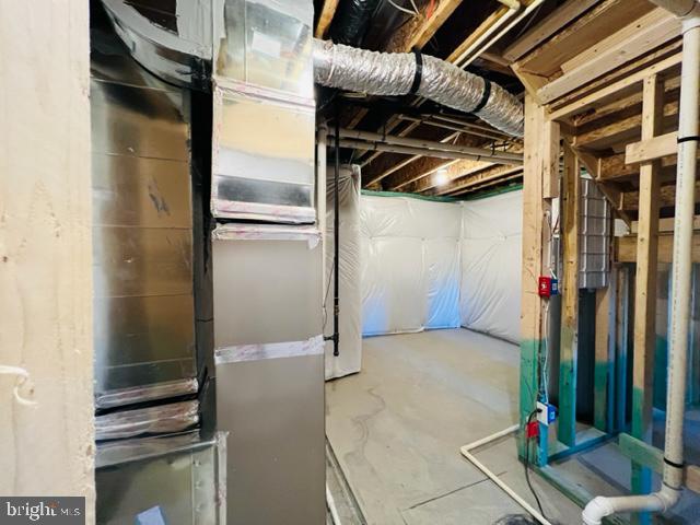 SENSENY VILLAGE - Residential Lease